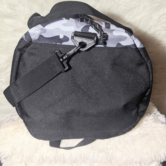 NWT Champion Duffle Bag Unisex - Picture 6 of 12